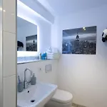 Rob's Place - Ruhige 2-zi-city-oase Mit Panorama Ueber Den Weberplatz *